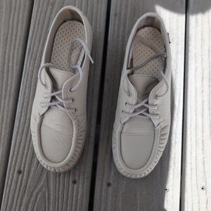 SAS Women's Cream Sneakers Made in USA Size 7.5 M
